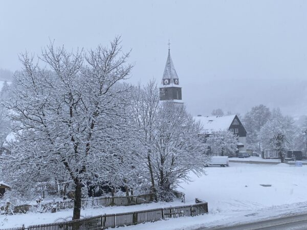 Winterlandschaft in der Dorfmitte